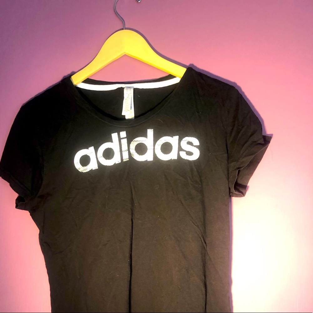 ADIDAS TSHIRT LARGE